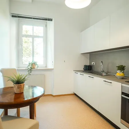 Residenz Apartment *